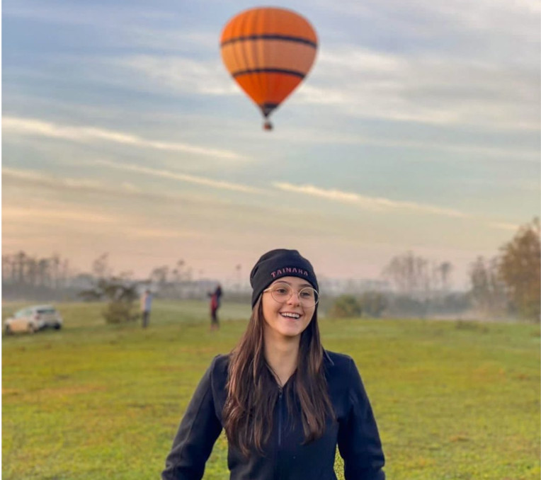 Tainara piloto de balão